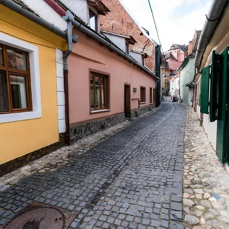 Charming Studio Ideal For Getaways Or Workations In Sibiu'S Medieval City Center Exterior photo
