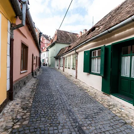 Charming Studio Ideal For Getaways Or Workations In Sibiu'S Medieval City Center Exterior photo
