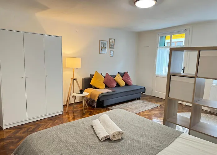 Charming Studio Ideal For Getaways Or Workations In Sibiu\'S Medieval City Center